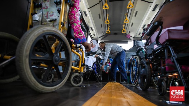 FOTO: Menengok Pembuatan Sepatu untuk Anak Berkebutuhan Khusus