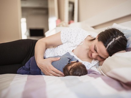 Rekomendasi Posisi Tidur setelah Melahirkan Normal dengan Jahitan