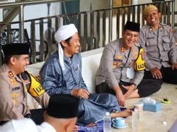 Polisi Magetan Blusukan ke Ponpes Temboro Ajak Ulama Ciptakan Pemilu Damai