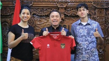 img-title Bukan Orang Sembarangan, 7 Potret Ibunda Rafael Struick Bankir Ternama