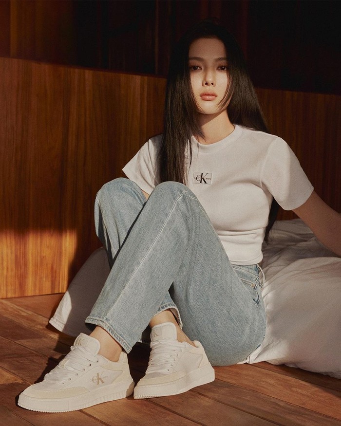 Sementara itu, Kim Yoo Jung akan aktif sebagai model kampanye Calvin Klein sepanjang tahun 2024 ini, Beauties. Jadi nantikan aktivitas terbaru sang aktris lainnya bersama brand./ Foto: instagram.com/you_r_love