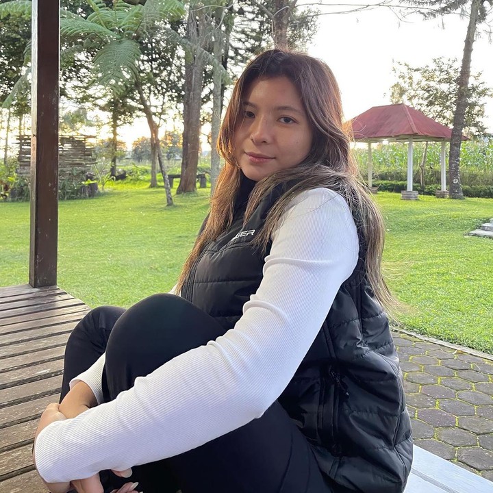 <p>Bunda sudah mengenal Shaloom Razade? Ia merupakan putri Wulan Guritno dari pernikahannya dengan Atilla Arius Syach. (Foto: Instagram @sharazaaa)</p>