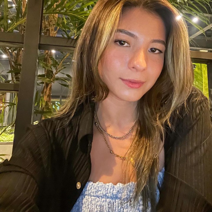 <p>Shaloom Razade lahir di Jakarta pada 24 Juni 1998. Saat ini putri sulung Wulan Guritno sudah berusia 25 tahun, Bunda. (Foto: Instagram @sharazaaa)</p>