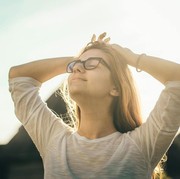 3 Zodiak yang Dikenal Paling Tenang, Kamu Termasuk?