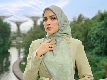 img-title Brand Lokal Buttonscarves Hadirkan Series Eksklusif, Hanya di Shopee Mall!