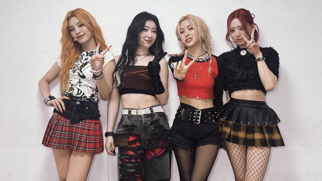 Lirik Lagu Gold - ITZY