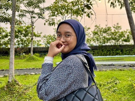 Curhat Oriza Violinar Putri Harry Kahitna Usai Kehilangan Tangan Kanan karena Kecelakaan