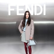 5 Potret Song Hye Kyo Saat Menghadiri Fendi Couture Spring/Summer 2024 Show, Memikat!