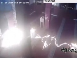 Pria Sunter Mengaku Dengar Suara Ganggu Jiwanya Sebelum Bakar Sajadah Masjid