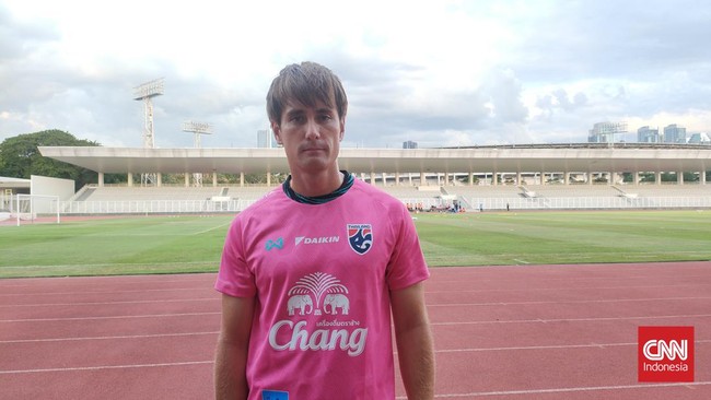 Pelatih Thailand U-20 Yuki Richard Stalph memuji kemegahan Stadion Utama Gelora Bung Karno dan berharap tim asuhannya ditekan oleh fan Timnas Indonesia U-20.