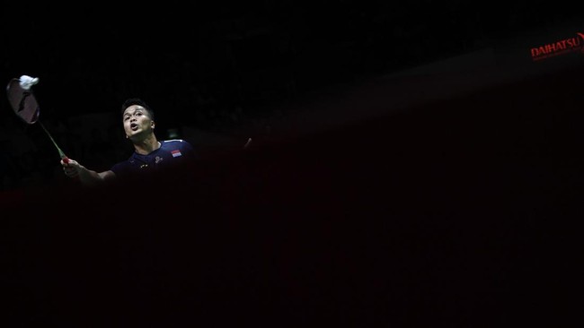 Anthony Ginting kalah dramatis dari Brian Yang dalam laga semifinal Indonesia Masters 2024 di Istora Gelora Bung Karno, Sabtu (27/1).