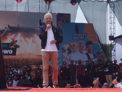 Sapa Relawan Rock n Roll via Virtual, Ganjar Minta Maaf Tak Bisa Hadir