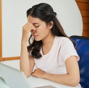 Hati-hati! Kenali Gejala Computer Vision Syndrome (CVS) Akibat Terlalu Lama Tatap Layar