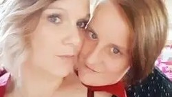Sosok Ibu Lesbian Tega Tinggalkan Anak yang Masih Kecil selama 2 Tahun di Apartemen