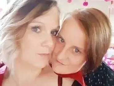 img-title Sosok Ibu Lesbian Tega Tinggalkan Anak yang Masih Kecil selama 2 Tahun di Apartemen