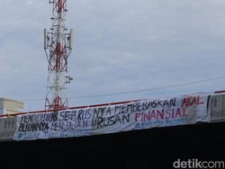 Beda Pinjol Uang Kuliah di RI Vs Student Loan Luar Negeri, Waktu Bayar Tak Sama!
