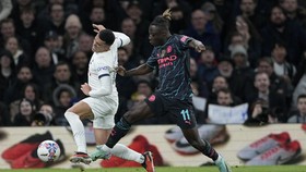 Aksi Kocak Fans Arsenal Salah Sasaran, Gagal Kerjai Pemain Man City