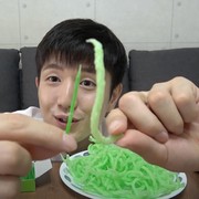 Viral di Medsos Orang Korea Makan Tusuk Gigi Goreng, Pemerintah Ikut Turun Tangan