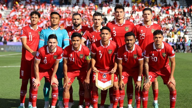 Pelatih Shin Tae Yong memasukkan Jay Idzes dan Nathan Tjoe-A-On ke dalam starter Timnas Indonesia vs Vietnam di Kualifikasi Piala Dunia 2026, Kamis (21/3).