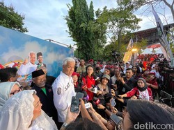 Respons Ganjar soal Anggapan Dikuntit Jokowi Saat Safari