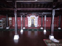 Alasan di Balik 2 Masjid Keramat di Cirebon Tak Gelar Salat Jumat