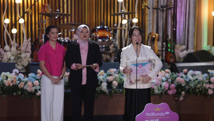 Nikita Willy dalam acara Pilihan Bunda Awards 2023