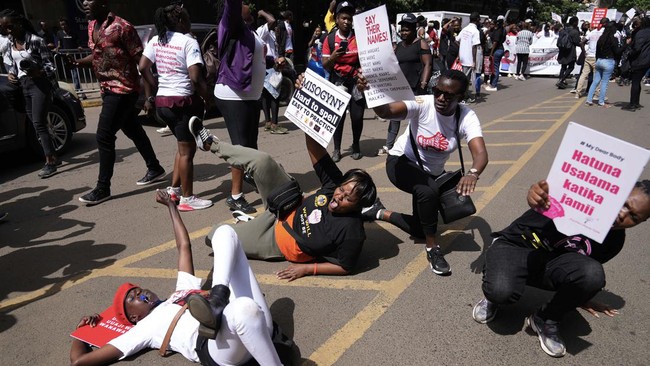 FOTO: Kala Perempuan di Seantero Kenya Memprotes Femisida