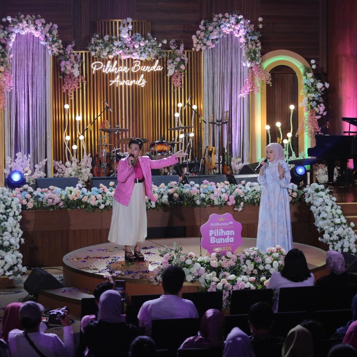 <p>Pilihan Bunda Award 2023 yang diselenggarakan di Soehana Hall, Jakarta Selatan pada (28/01/20424) menghadirkan berbagai kategori pemenang. Salah satunya adalah kategori Pilihan Bunda untuk Bunda. (Foto: Agung Pambudhy/ Detik.com)</p>