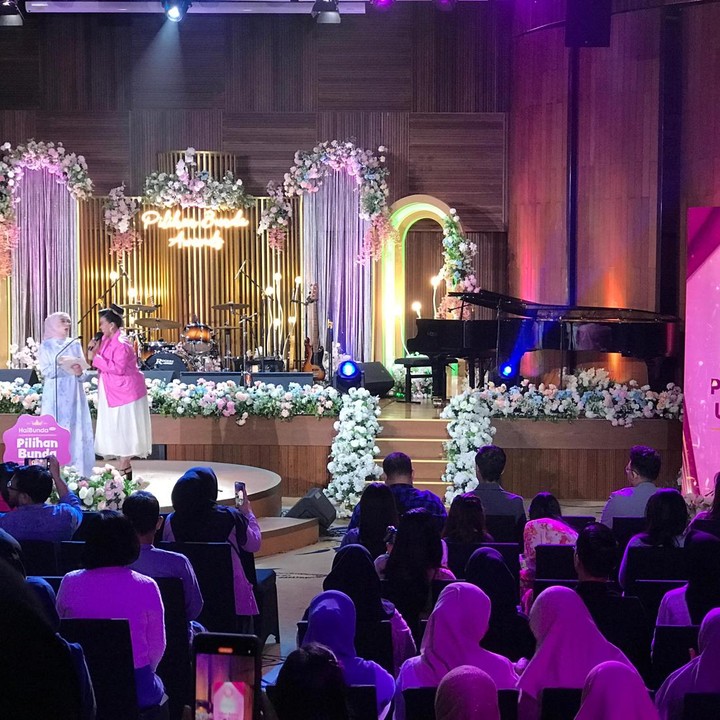 <p>Nominasi keempat dalam kategori Pilihan Bunda untuk Bunda adalah Skincare pilihan Bunda. Wardah menjadi pemenang untuk kategori ini lho, Bunda. ( Foto: Mutiara Ananda Putri/ HaiBunda.com)</p>