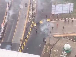 Tawuran di Jatinegara Pecah, Warga Saling Lempar Batu-Petasan