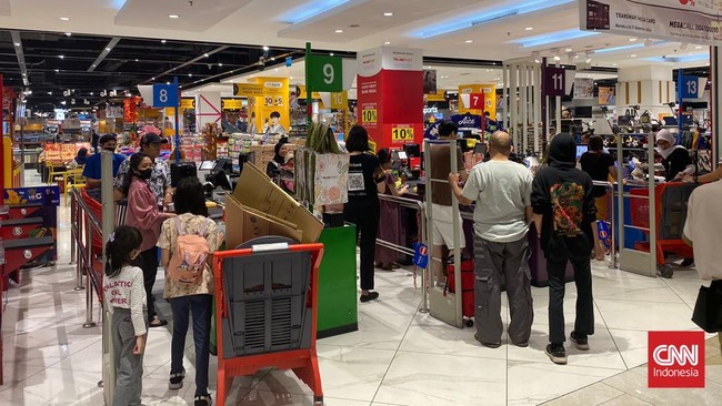 Transmart Full Day Sale balik lagi bagi-bagi diskon untuk pelanggan setianya di seluruh Indonesia. Jangan sampai kelewatan, cek tanggalnya!