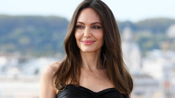 Actress Angelina Jolie attends photocall of the film Eternals at the Hotel de la Ville. Rome (Italy), October 25th, 2021 (Photo by Massimo Insabato/Archivio Massimo Insabato/Mondadori Portfolio via Getty Images) Daftar Seleb Hollywood yang Memberikan Donasi untuk Palestina