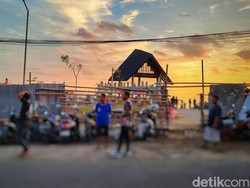 Tak Sabar, Warga Serbu Alun-alun Laut Gadobangkong