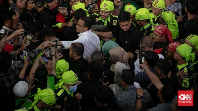 Bicara soal penurunan tingkat penggangguran, Anies menilai SBY lebih baik karena mampu menurunkan 5,3 persen. Sementara era Jokowi hanya 0,73 persen.
