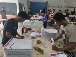 Ratusan Surat Suara DPR RI Rusak Imbas Gudang Logistik KPU Lebak Tergenang