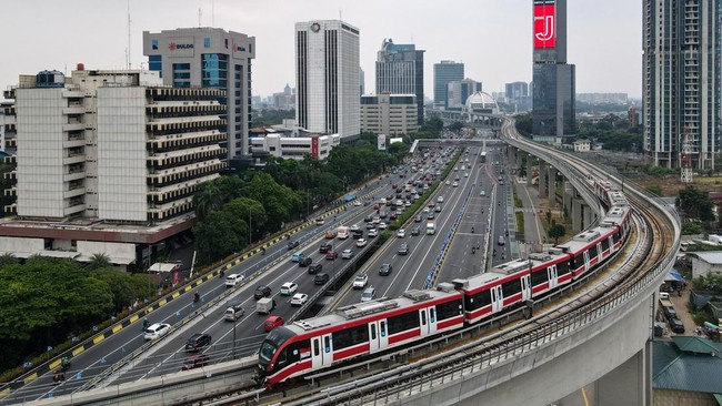 Heru Budi Hartono mengatakan Pasar Pramuka, Jakarta Timur, bakal terkoneksi dengan Light Rail Transit (LRT) Jakarta.