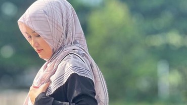 img-title Jadi Ibu Empat Anak, 7 Potret Terbaru Lutfiana Ulfa Istri Muda Syekh Puji Bikin Pangling