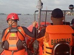 Parulian Hilang Usai Terjun ke Sungai Musi, Panik Mesin Speedboat Mati