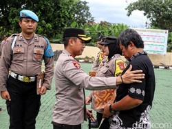 Keberanian Pian Selamatkan Tetangga dari Longsor Diganjar Penghargaan