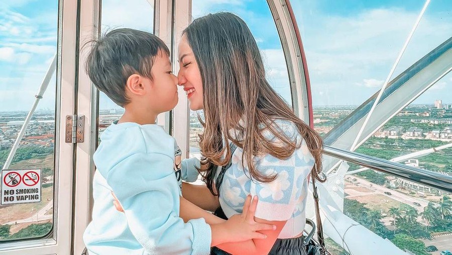 Tamara Tyasmara dan Anak