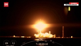 VIDEO: SpaceX Luncurkan 23 Satelit Starlink ke Orbit Bumi