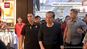 VIDEO: Jokowi Ngemall di Yogyakarta, Beliin Cucu Mainan