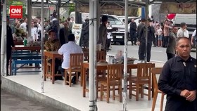 VIDEO: Momen Jokowi-Prabowo Makan Bakso Bareng di Magelang