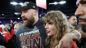 Fokus Super Bowl, Travis Kelce Tak Ikut Temani Taylor Swift di Grammy