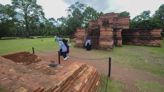 FOTO: Berkunjung ke Kawasan Cagar Budaya Muaro Jambii
