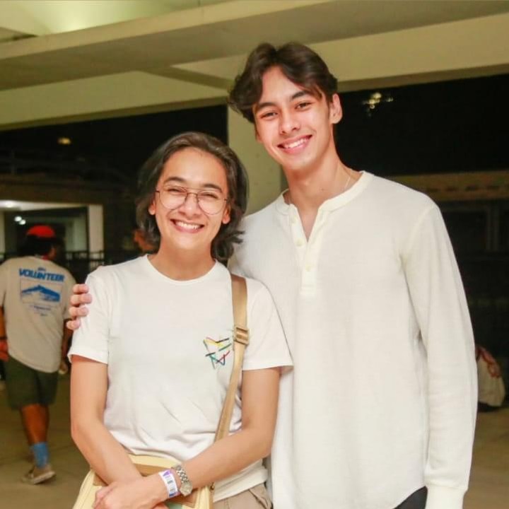 <p>Putra dari pasangan Attar Syach dan Ananda Lontoh, yakni Fattah Syach, sudah beranjak dewasa. Fattah mencuri perhatian publik karena ia kini mengikuti jejak orang tuanya, terjun ke dunia akting. (Foto: Instagram @ananda_faturrahman)</p>