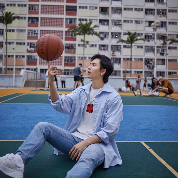 <p>Zhang Zhehan bersaing dengan para selebriti populer lainnya seperti V dan Jungkook BTS, Harry Styles, Timothee Chalamet, Henry Cavill, hingga Chris Hemsworth. (Foto: Instagram @zhangzhehan_super3)</p>