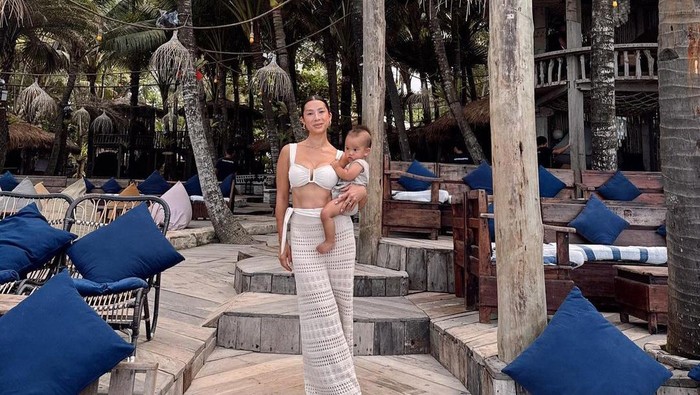 Ogah Tinggal di Tengah Hiruk-pikuk Jakarta, 7 Daftar Artis Ini Betah Menetap di Luar Kota!