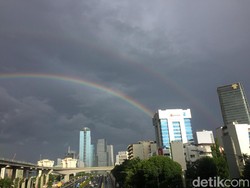 Fenomena Double Rainbow di Langit Jakarta, Ini Penjelasannya