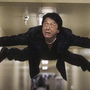 Penampilan Terbaru Jackie Chan Syuting Film Baru, Wajah Jadi Sorotan